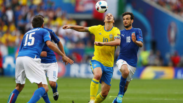 zlatan-italy-sweden-euro.jpg